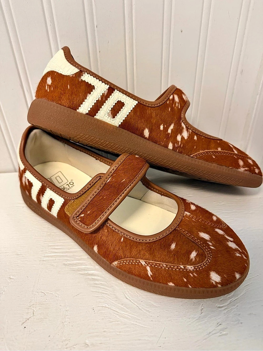NEW Back 70 Aya Sneakerina (Sika Milk) Brown & White Flats size 41